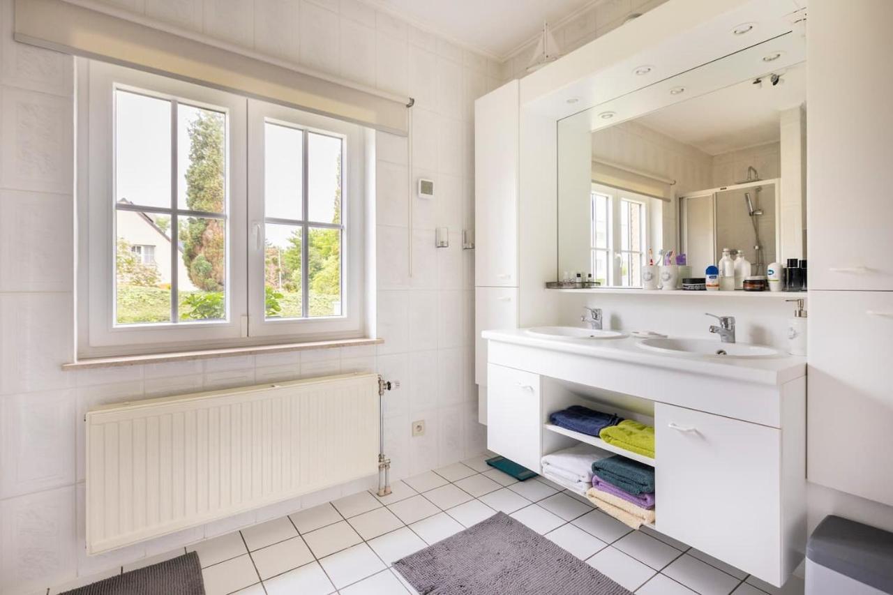B&B La Villa Orchidees, Breakfast Included Bassenge Exterior photo