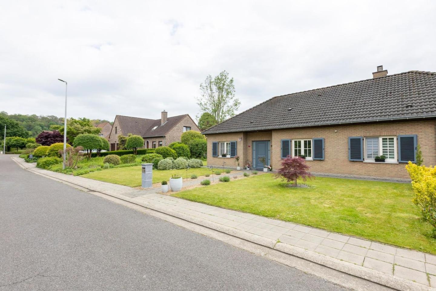 B&B La Villa Orchidees, Breakfast Included Bassenge Exterior photo